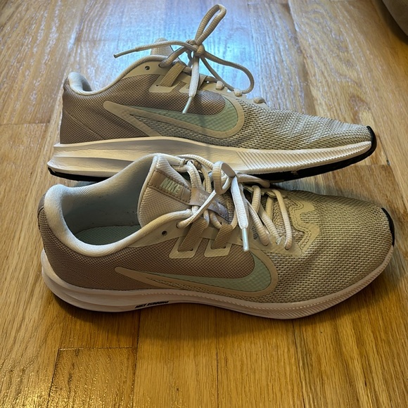 Nike Downshifter 9 - Picture 1 of 12